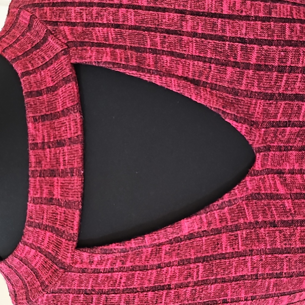 Top - Picture 5 of 16